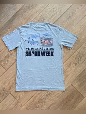 Mens XS Vineyard Vines Shark Week Discovery Short Sleeve Pocket T-Shirt Blue